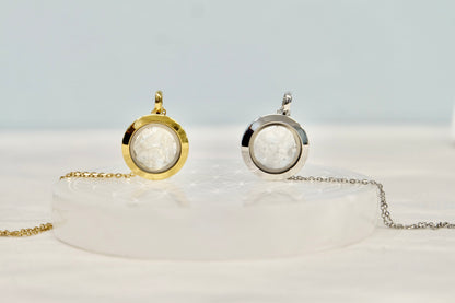 Necklace with Stone Lightning