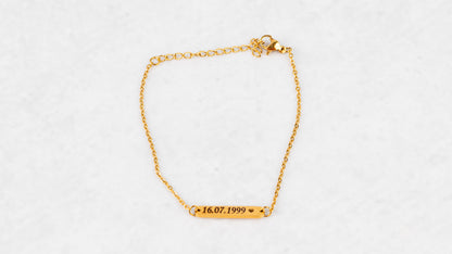 Gold mini plate bracelet with heart